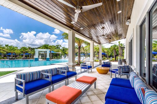 Luxury 5BR/5BA Villa with Spacious Outdoor Patio near Disney & Universal Parks