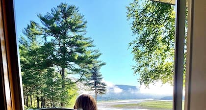 Cozy Getaway - Relax & Unwind - Outdoor Kitchen & Cedar Hot Tub-Riverfront View