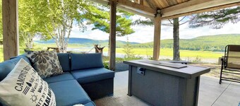 Allagash Elevated Escape • Cedar Hot Tub • Outdoor Entertaining • Riverfront 