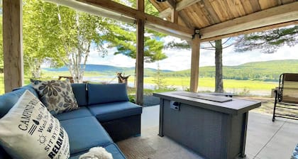Allagash Elevated Escape • Cedar Hot Tub • Outdoor Entertaining • Riverfront