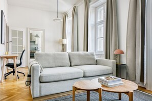 TV, stereo - Luxe Neubau Studio w/ Elevator, near shops, Metro U3, U6, by Blueground (Vienna)