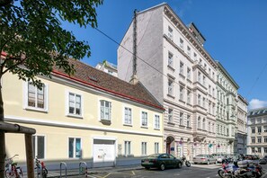 Esterni