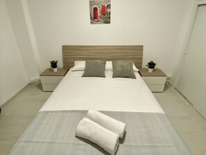 2 bedrooms, iron/ironing board, bed sheets