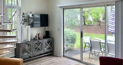 Sunlit townhome at Ocean Edge Resort in Brewster- central A/C, pool privilege's