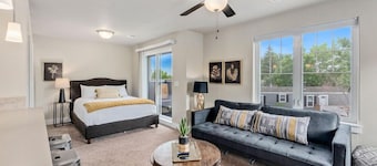 Contemporary Solar Powered Studio near Old Town!