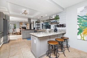 Fridge, microwave, oven, stovetop - Paradise Hilltop Escape: GameRoom/PoolSlide/Pool/EVCharger/Volleyball/Basketball (Escondido)