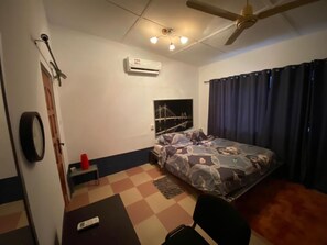 2 bedrooms, iron/ironing board, WiFi, bed sheets - Stunning 2-Bed House in Madina (Madina)