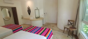 تجهيزات دش، مجففات شعر، مناشف، صابون