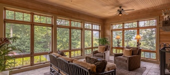 Misty Mountain Hop - Luxury home! Views, hot tub, 4 fireplaces, game table!