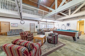Game room - Charming Studio in Mammoth Heart 520 (Mammoth Lakes)