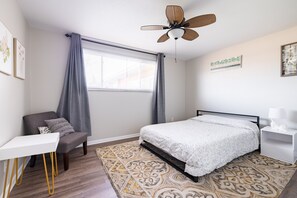 2 多间卧室、办公桌、熨斗/熨衣板、免费 WiFi