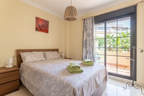 2 habitaciones, tabla de planchar con plancha y wifi gratis 