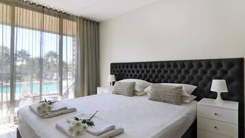 2 slaapkamers, een strijkplank/strijkijzer, gratis wifi, beddengoed