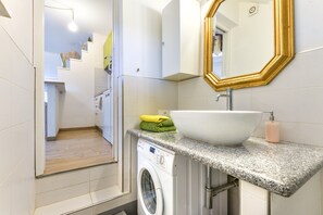 Unclassified image, 2 of 5, button - Apartment "Villa Sterlizia-Verde" with Sea View, Wi-Fi and Terrace (Capoliveri)