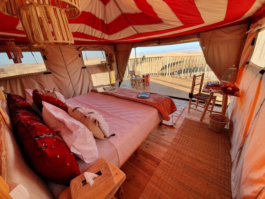Cofres nos quartos, Wi-Fi de cortesia, roupa de cama