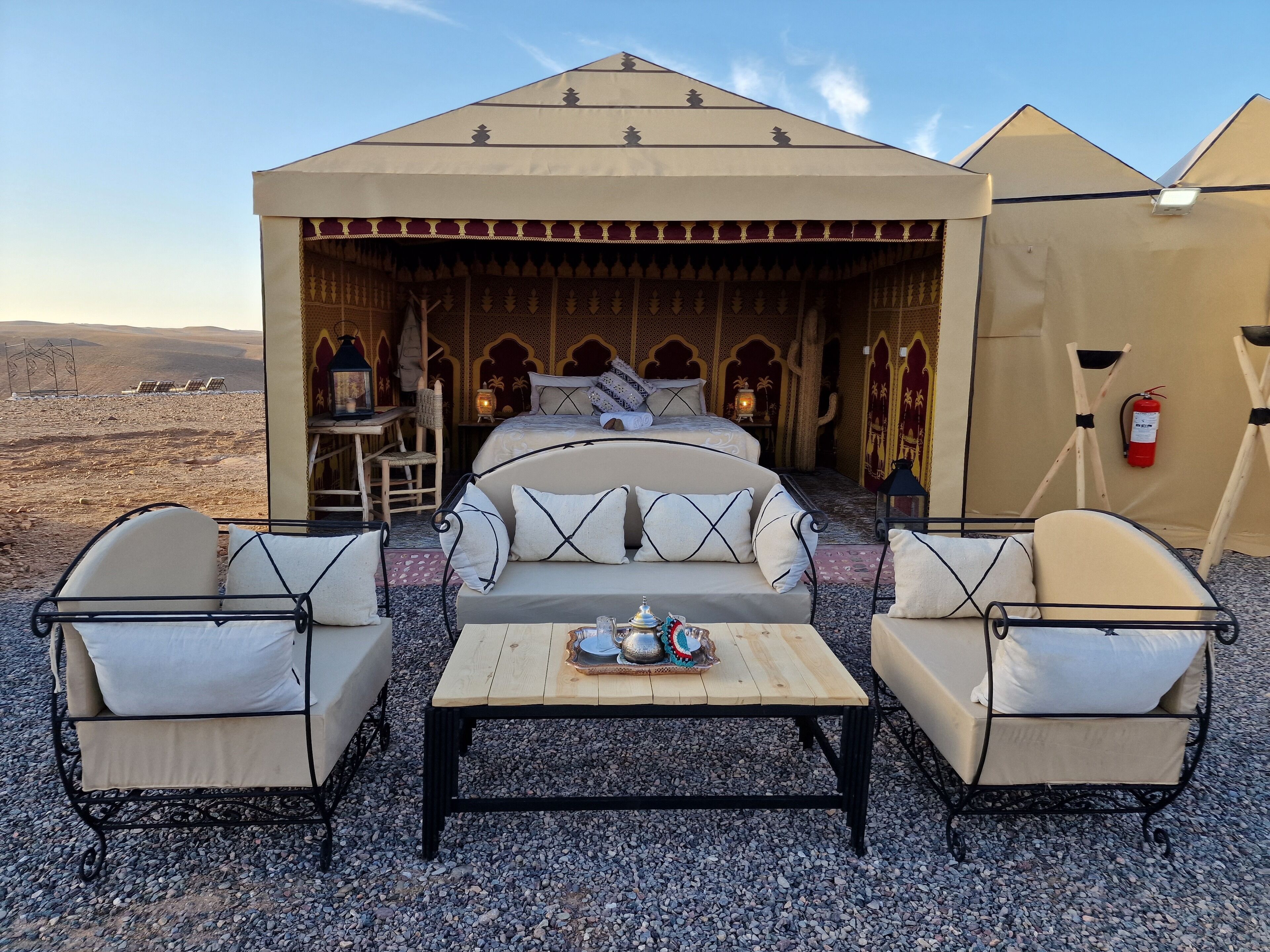 Coffres-forts dans les chambres, Wi-Fi gratuit, draps fournis