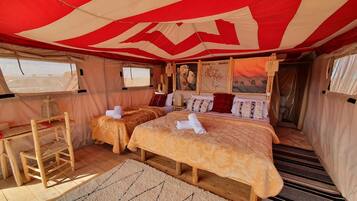Stargazing Tent | Caja de seguridad en la habitación, wifi gratis y ropa de cama
