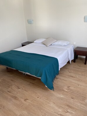 遮光布/窗簾、隔音、熨斗/熨衣板、搖籃/嬰兒床