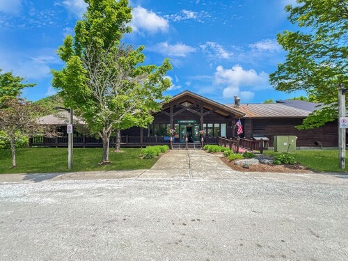 PicoVillageResort D209 - Amazing 1-bedroom  ski in ski out great views