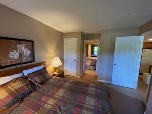 1 bedroom, free WiFi, bed sheets - PicoVillageResort D209 - Amazing 1-bedroom  ski in ski out great views (Killington)