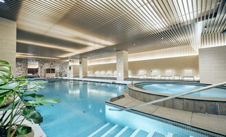 室內泳池、室外泳池