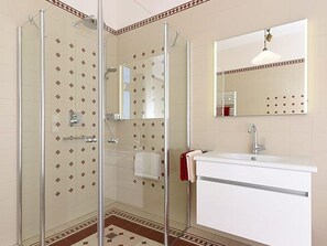 Dusche, Seife, Toilettenpapier