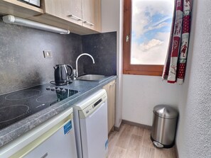 Fridge, microwave, dishwasher, coffee/tea maker