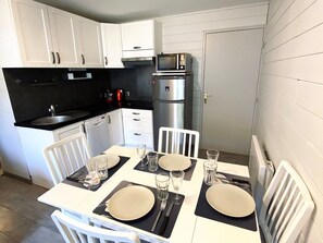 Dining - 3-room apartment with terrace, near slopes for 6 people (Mont-de-Lans)