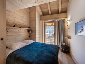 5 bedrooms, free WiFi, bed sheets
