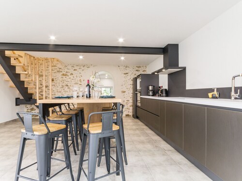 Maison calme, rénovée, proche Clisson – 3 chambres, terrasses, jardin, pétanque, stationnement privé