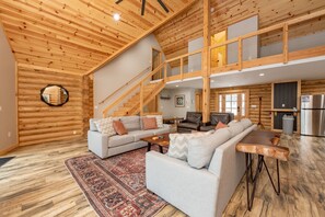 Smart-TV, Kamin, DVD-Player