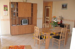 Dining - ARDECHE. "L'AMANDIER" GITE (3Etoiles) Près PRIVAS Calme - randos... visites. (veyras)