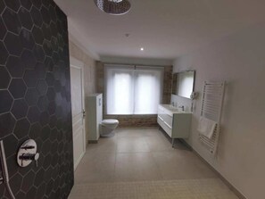 Bathroom - La Maison Des Mariés (Sciecq)