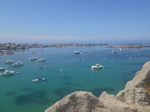 Captivating 2-bed House With log Burner in Kerien