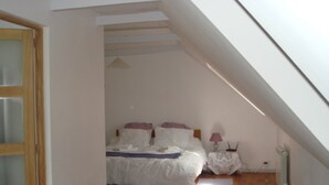 Unclassified image, 3 of 32, button - Captivating 2-bed House With log Burner in Kerien (Kerien)