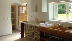 Unclassified image, 4 of 32, button - Captivating 2-bed House With log Burner in Kerien (Kerien)