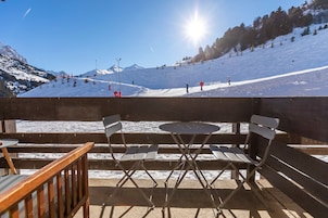 Studio, Ensuite (Vue sur Montagne - 8G) | Balcony