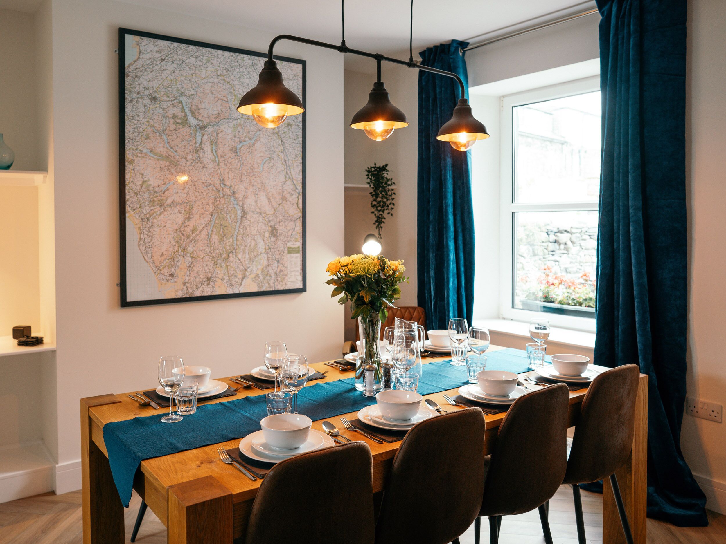 ثلاجة، غسالة أطباق، غلّاية كهربائية، مستلزمات طهي/أطباق/أوعية