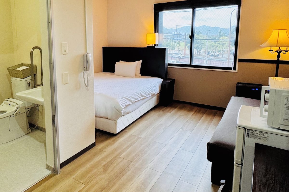 스탠다드룸, 금연 (Accessible Room, No Bathtub) | 책상, 다리미/다리미판, 무료 WiFi, 침대 시트