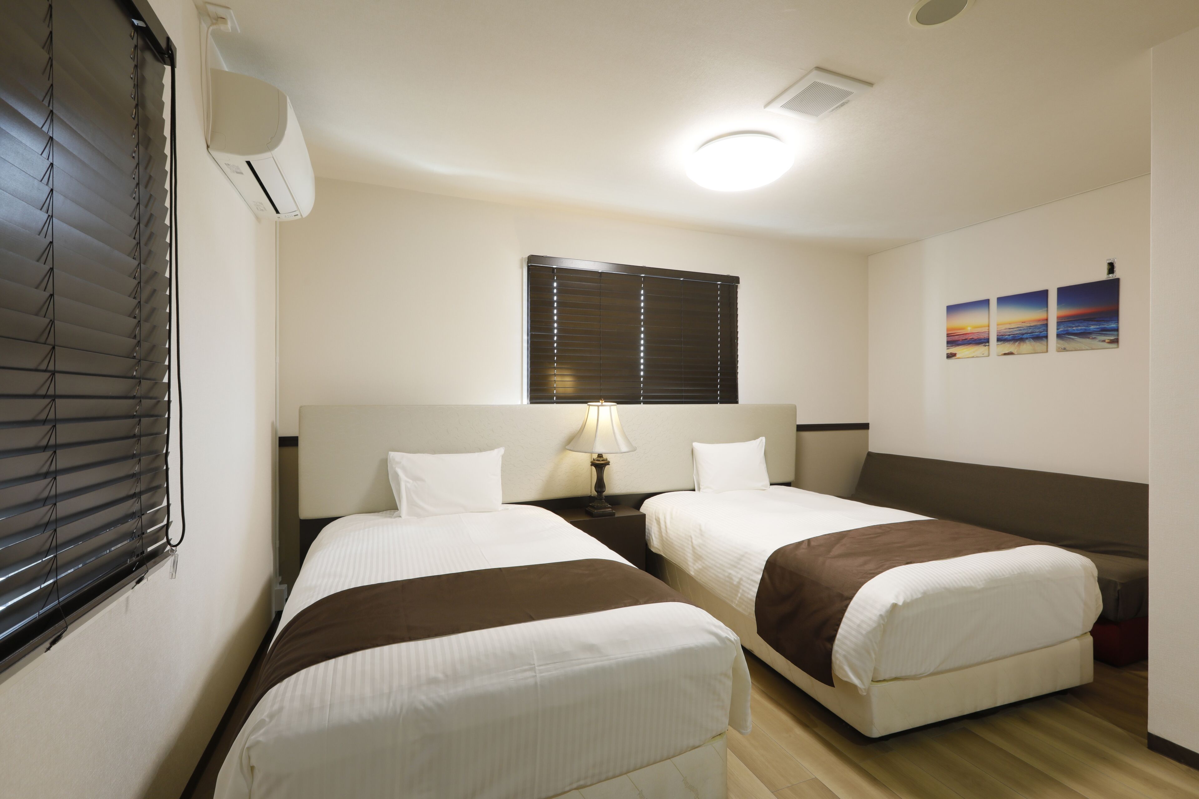 premier twin room, non smoking (a) | 1 bedroom, desk, iron/ironing board, free wifi