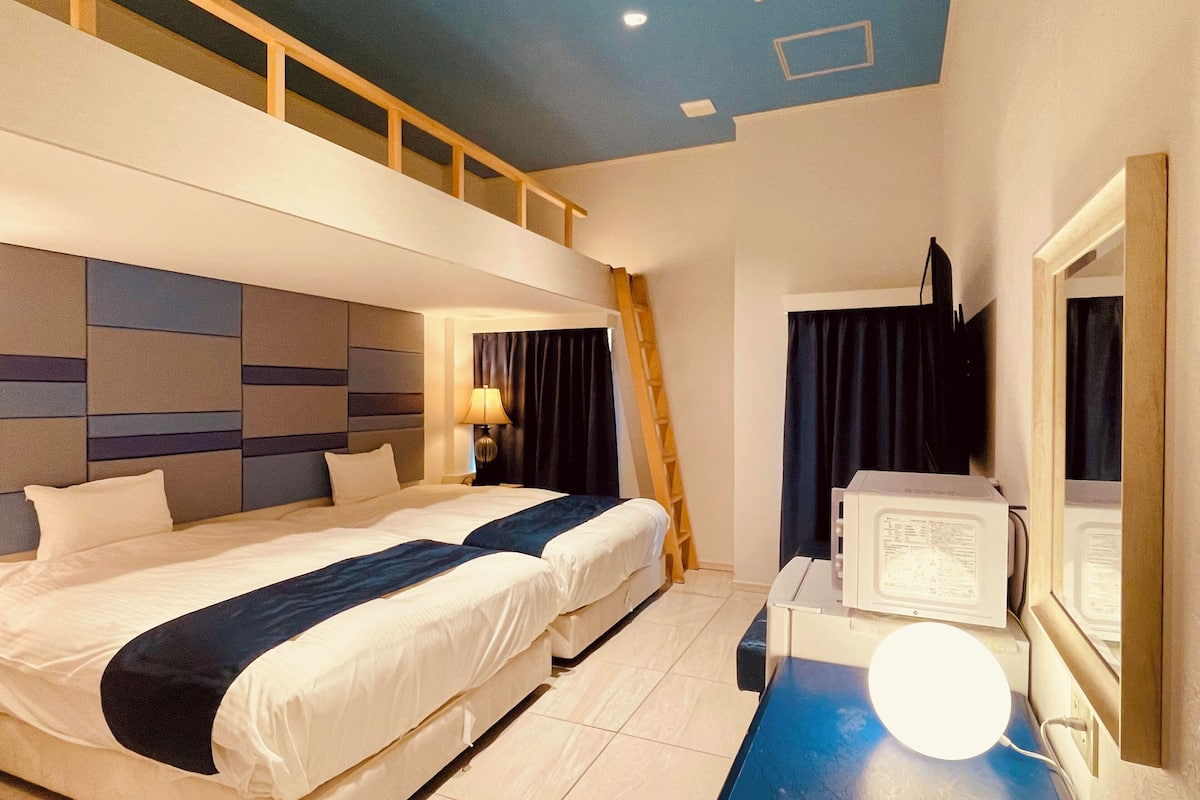 Desk, iron/ironing board (on request), WiFi (free), bed sheets
