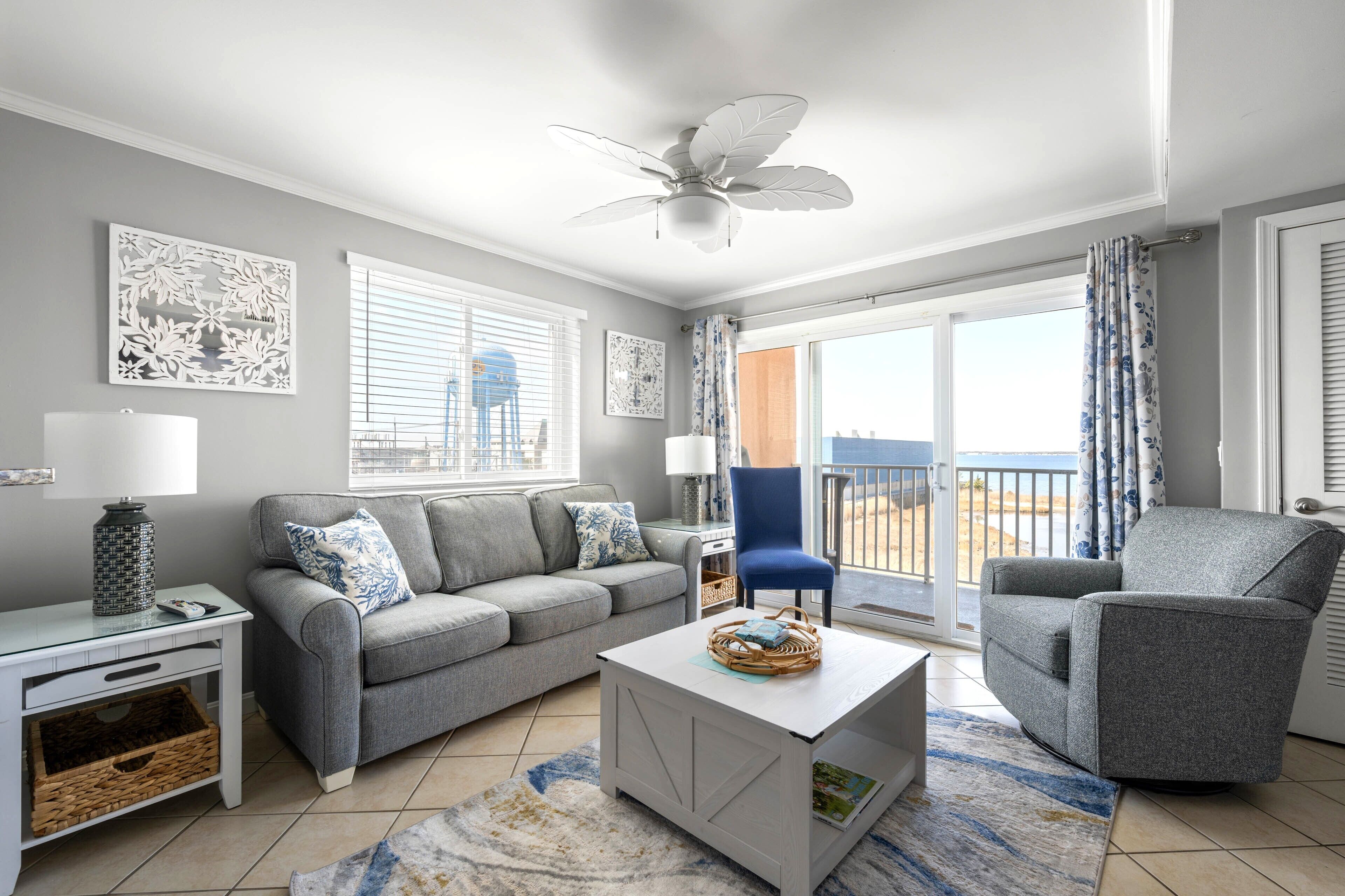 Una televisión, un reproductor de DVD