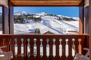 Studio, Ensuite (Vue sur Montagne - 405) | Balcony view