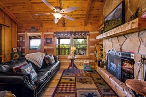 TV, fireplace, video games, DVD player - Awesome  View / Private1 bedroom sleeps up to 3   Just  8 minutes to Pigeon forge (Sevierville)