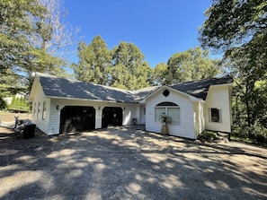Exterior - Family-Friendly Lake Retreat – Near Tryon Equestrian & Asheville, Greenville, CU (Inman)