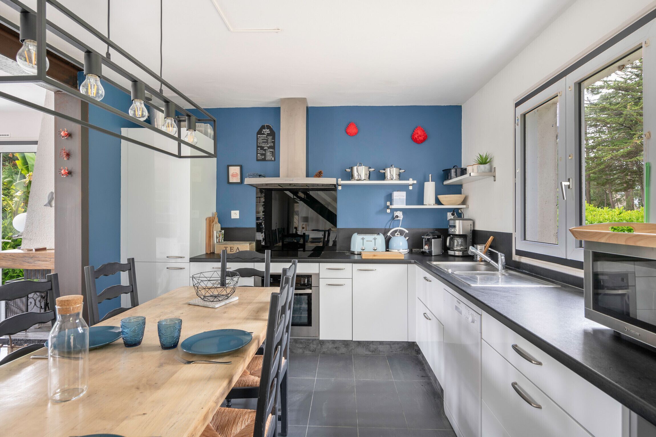 Réfrigérateur, micro-ondes, four, lave-vaisselle