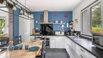 Réfrigérateur, micro-ondes, four, lave-vaisselle