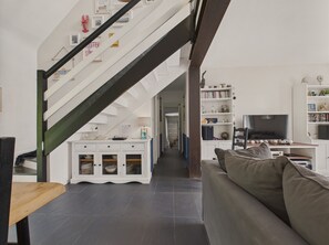 TV, fireplace, DVD player