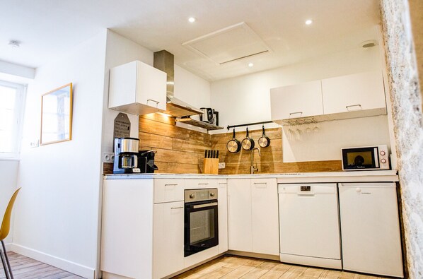 Fridge, microwave, oven, dishwasher