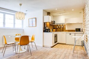 Fridge, microwave, oven, dishwasher